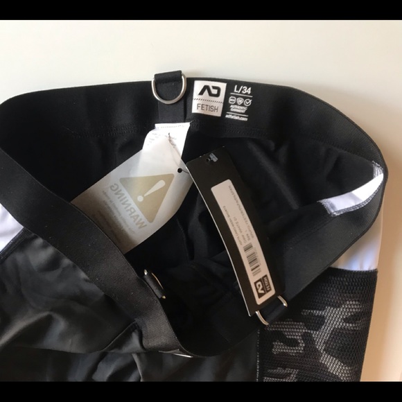 Addicted Camo Mesh Shorts black with white - Picture 2 of 8